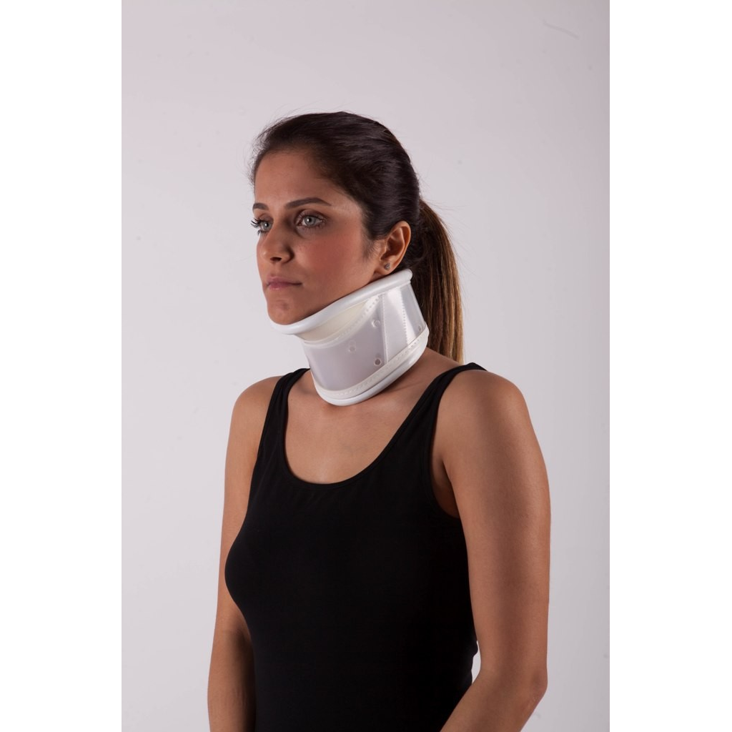 Çenelikli Servical Collar Boyunluk Çenelikli Servical Collar Boyunluk